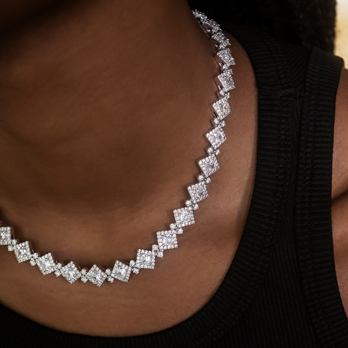 Cloister Link Necklace in White Gold