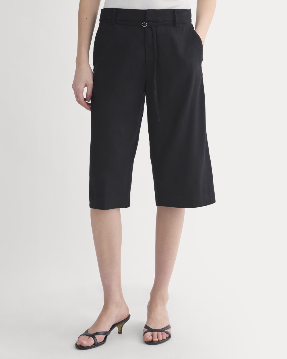 Long Tailored Short in Stretch Linen | Black