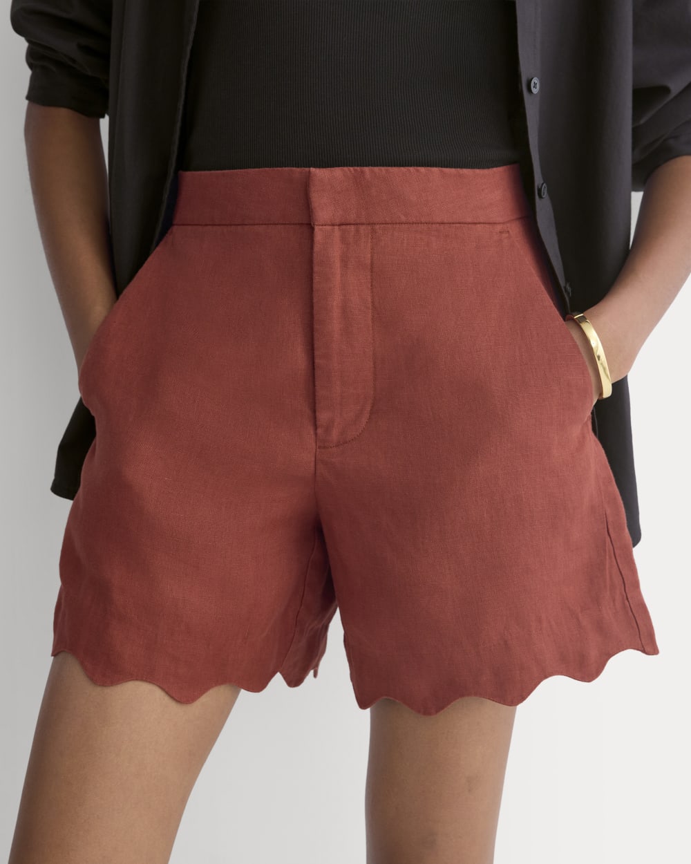 Scalloped Edge Short in Linen | Henna Red