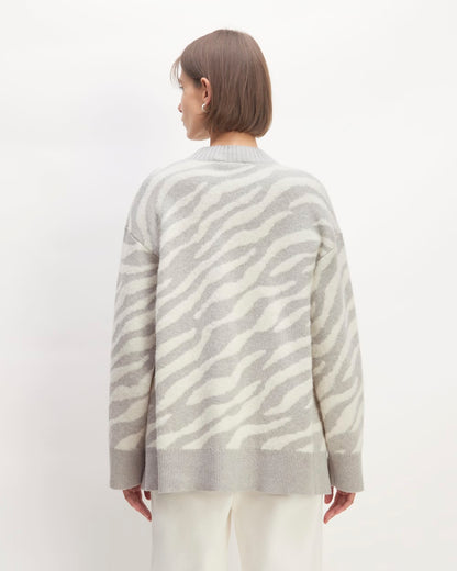 The Alpaca Tiger Jacquard Cardigan | Heathered Grey / Snow