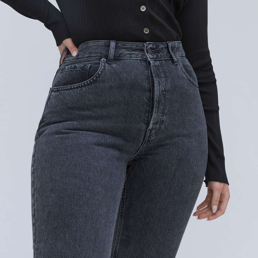 The '90s Cheeky Hourglass Jean | Washed Black | 26.5" Inseam