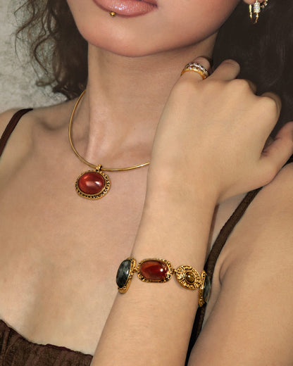 Venus Collar Necklace & Athena Bracelet Set in Gold