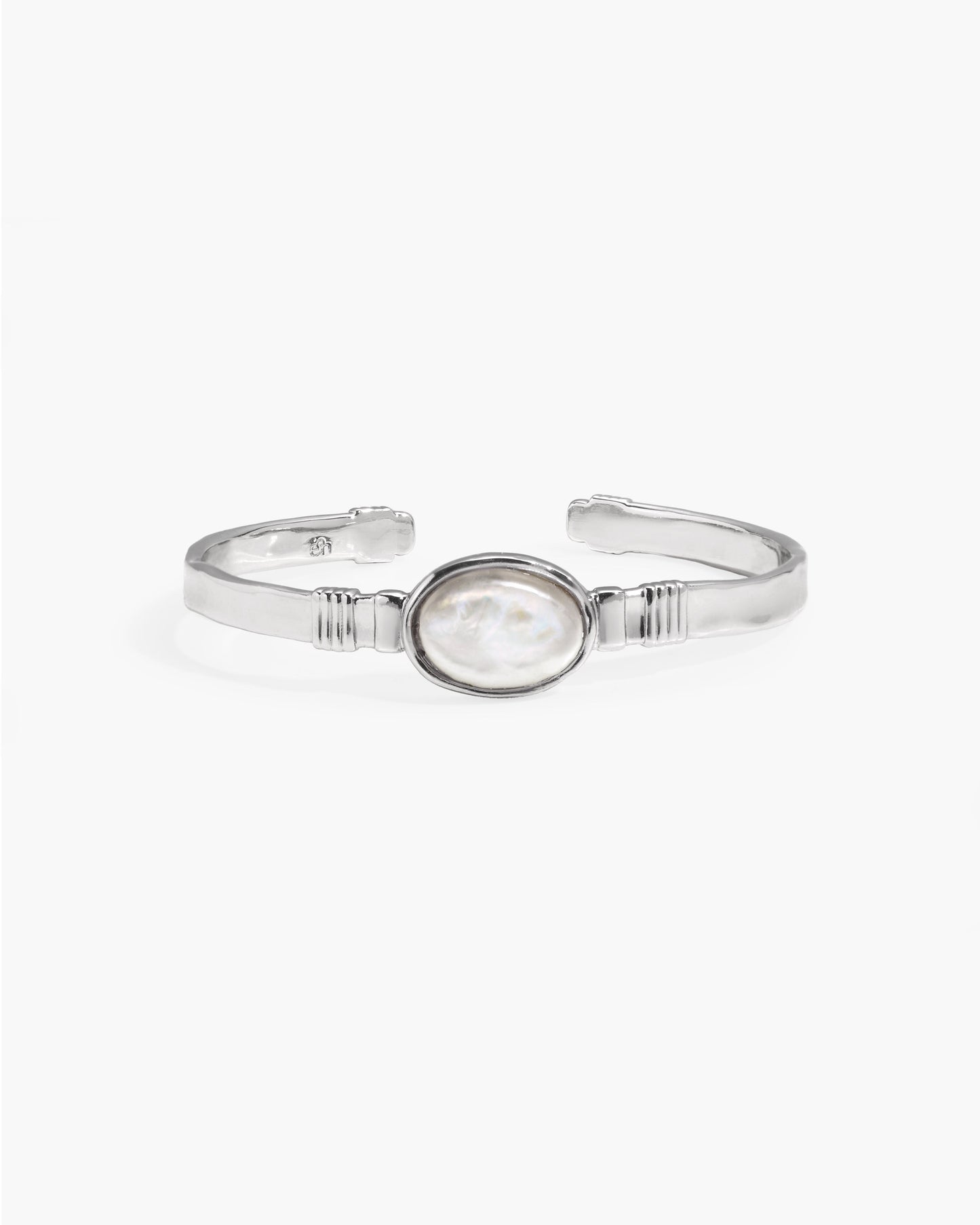 Liquid Oval Pearl Bangle