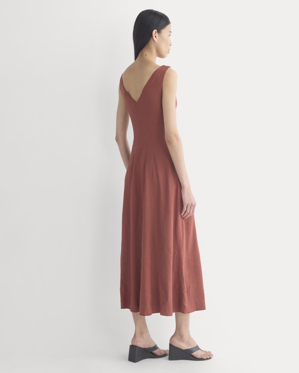 Deep V Seamed Dress in Stretch Linen | Henna Red