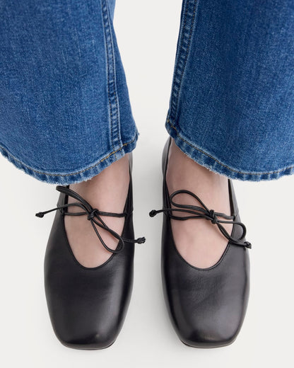 Leather Keyhole Flat | Black