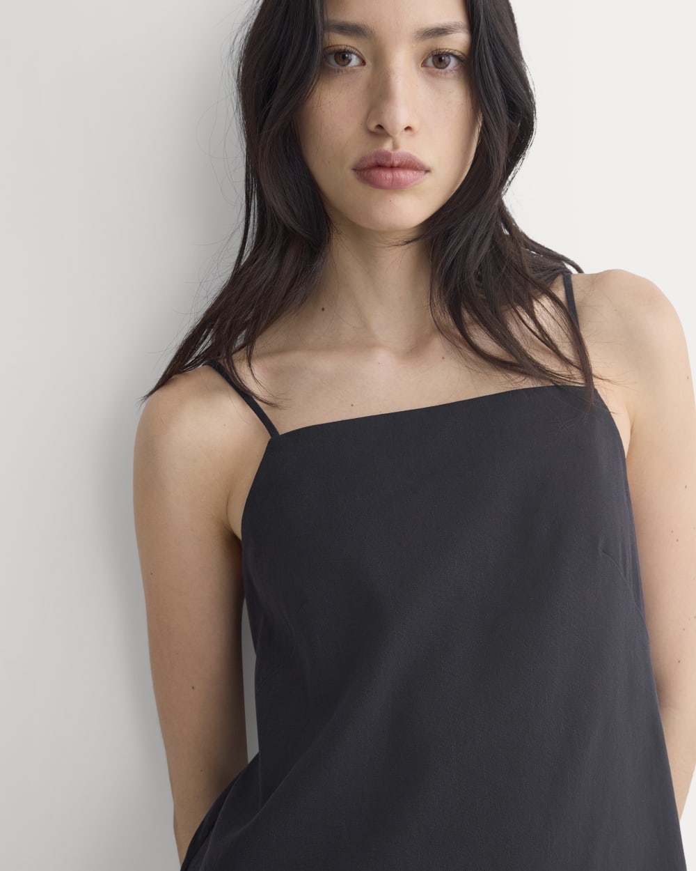 Mini Shift Dress in Stretch Linen | Black