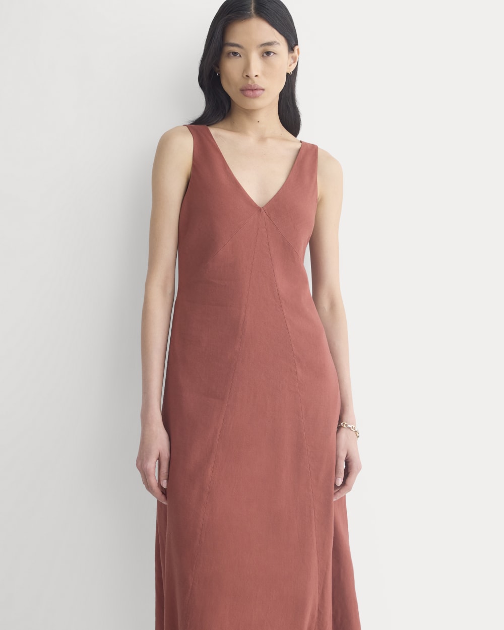 Deep V Seamed Dress in Stretch Linen | Henna Red
